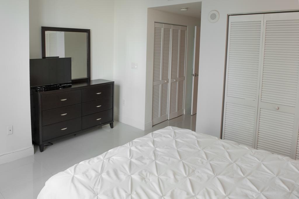 Epic Global Suites Miami Brickell Room photo